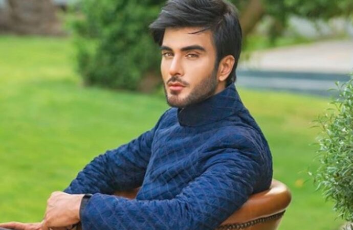 Imran Abbas moves audience with heartfelt tribute to late mother